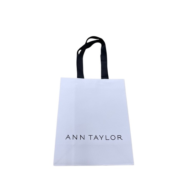 🌟NEW🌟Ann Taylor🌟Gift Bag - Picture 1 of 1